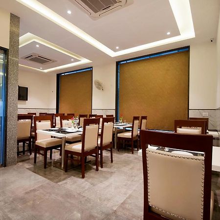 Hotel Z Suite-Near Delhi Airport Нью-Делі Екстер'єр фото