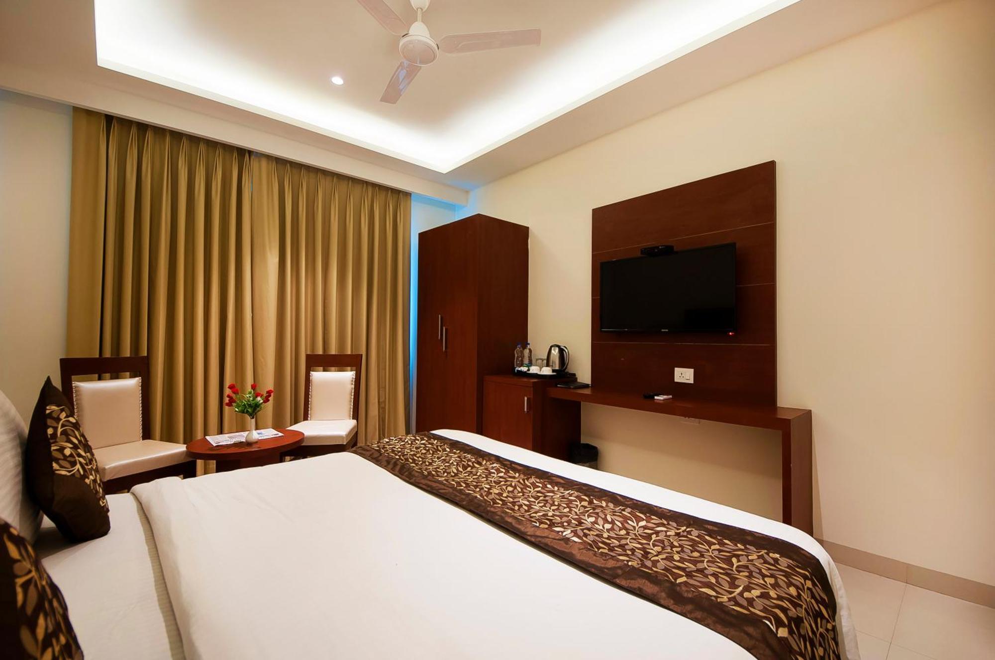 Hotel Z Suite-Near Delhi Airport Нью-Делі Екстер'єр фото