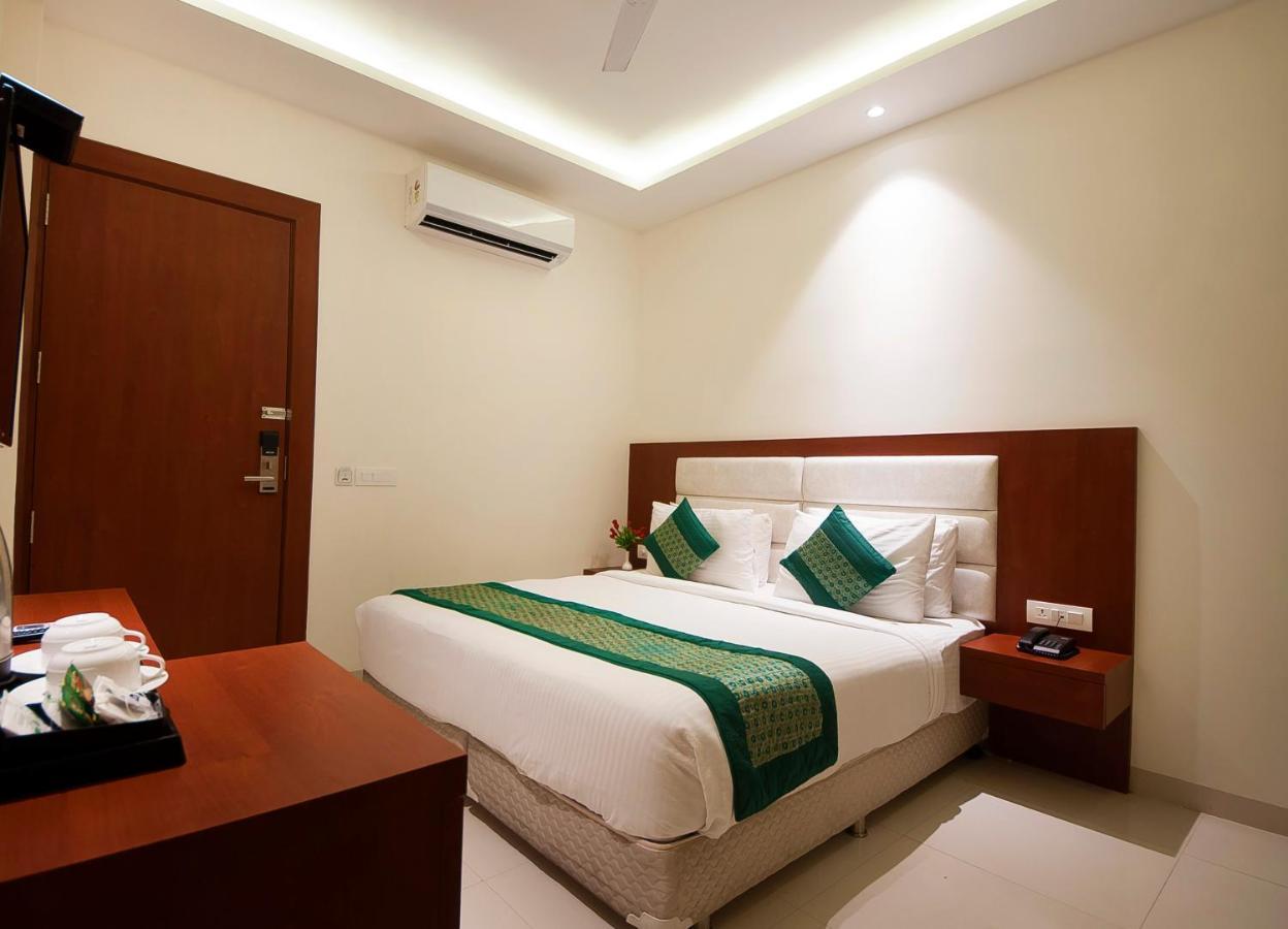 Hotel Z Suite-Near Delhi Airport Нью-Делі Екстер'єр фото