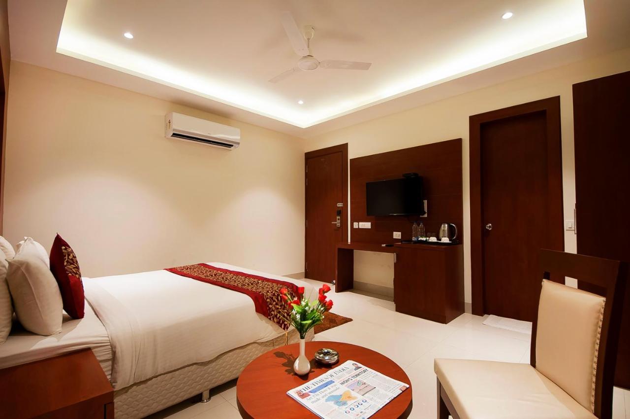 Hotel Z Suite-Near Delhi Airport Нью-Делі Екстер'єр фото