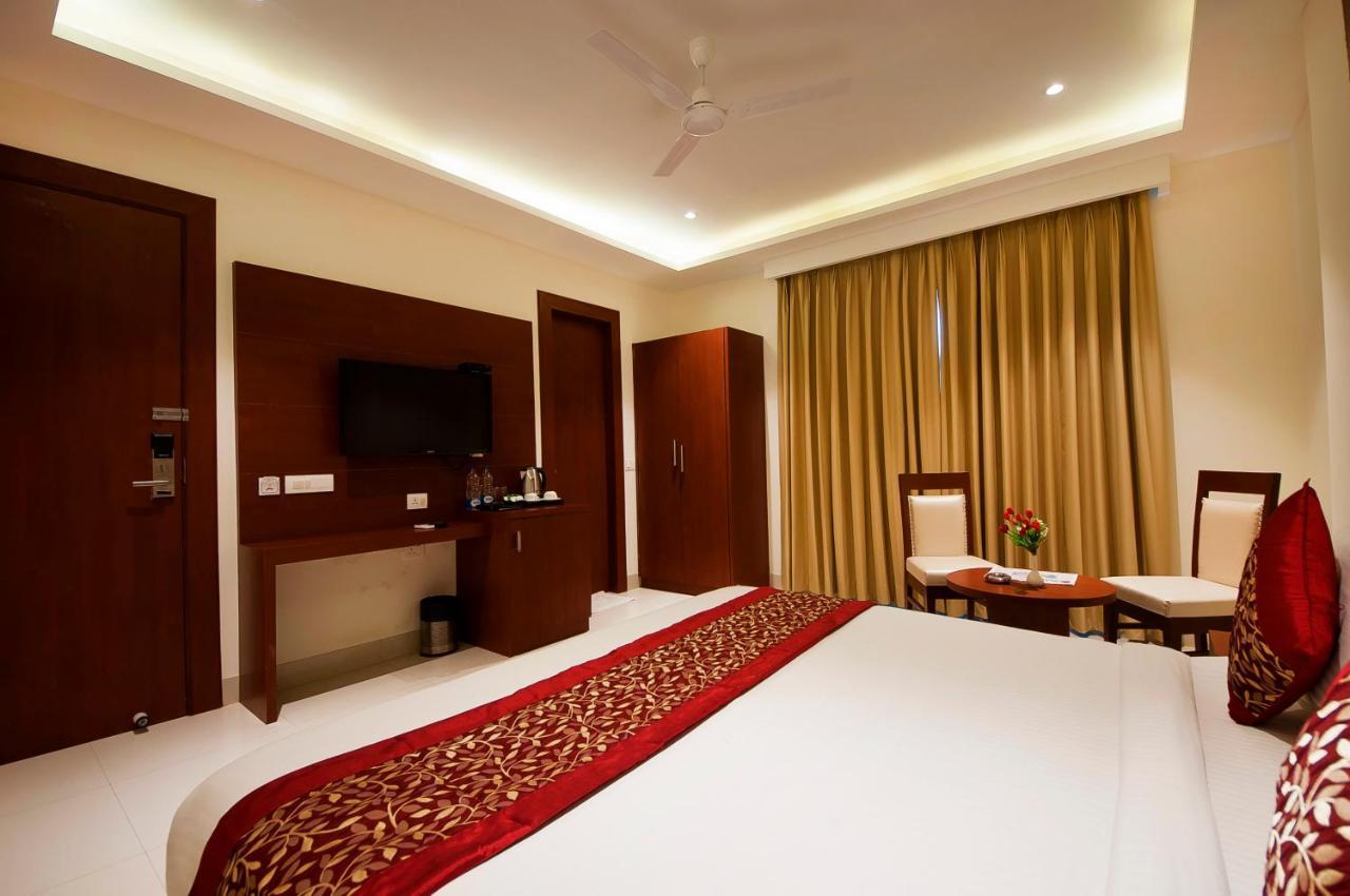 Hotel Z Suite-Near Delhi Airport Нью-Делі Екстер'єр фото