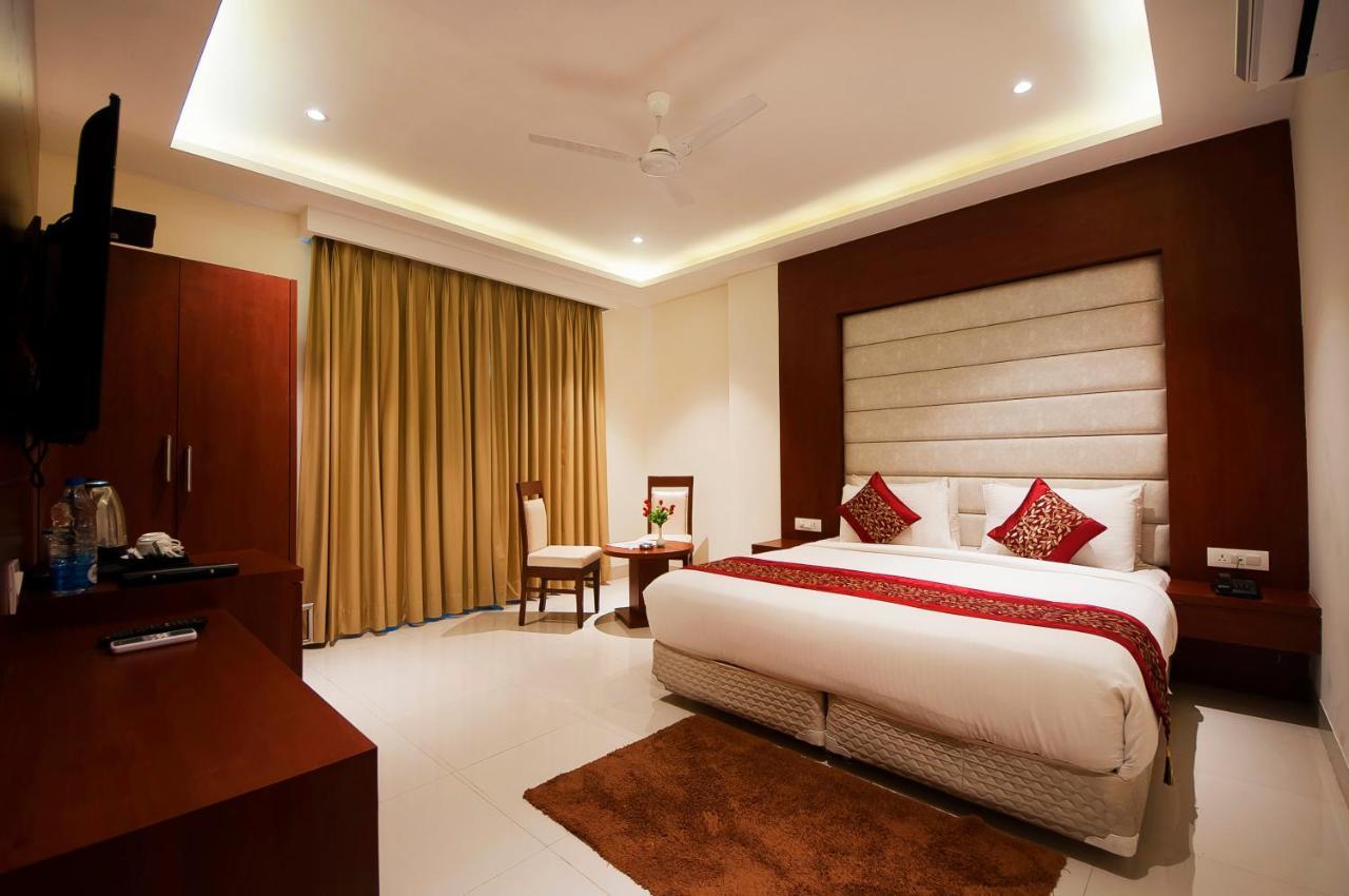 Hotel Z Suite-Near Delhi Airport Нью-Делі Екстер'єр фото